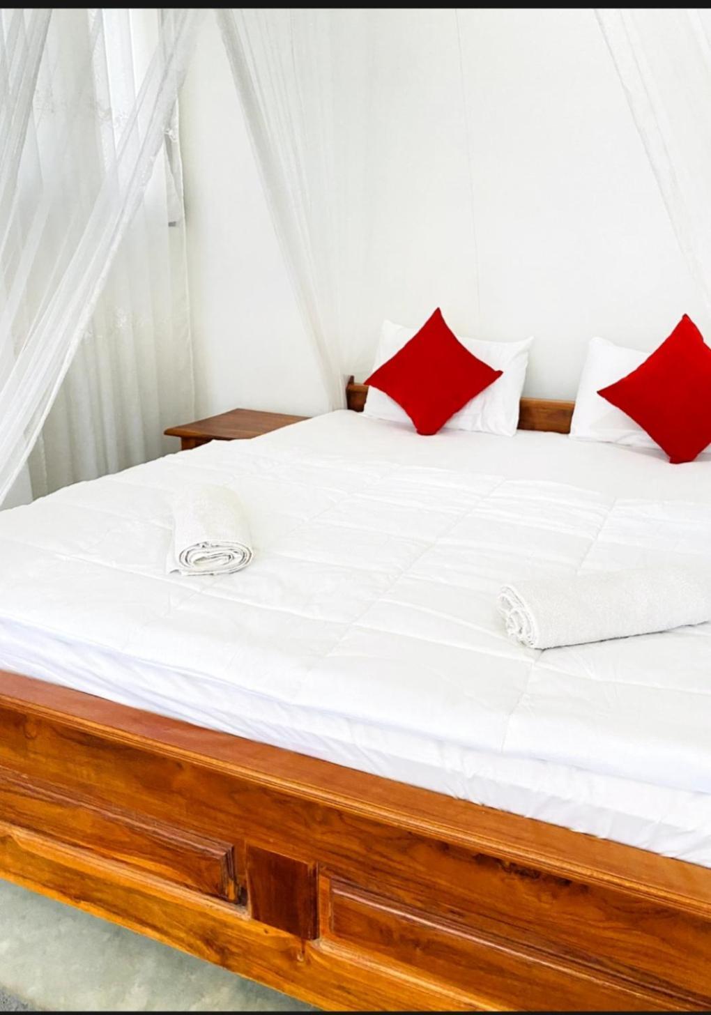 Blissful Haven Hotel Ела Екстериор снимка